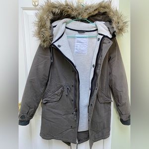 Aritizia: Community Parka in XS